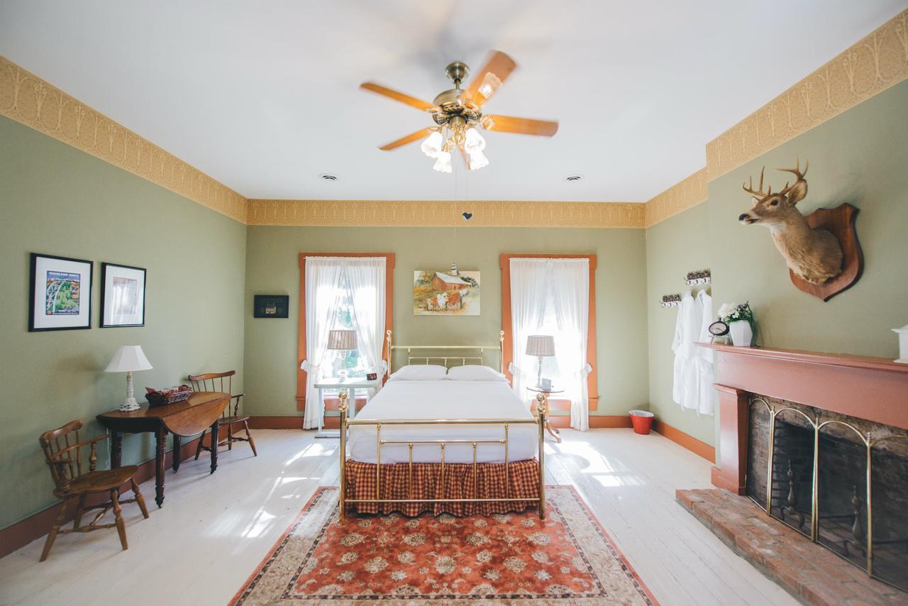 Old Caledonian Bed & Breakfast Eksteriør bilde