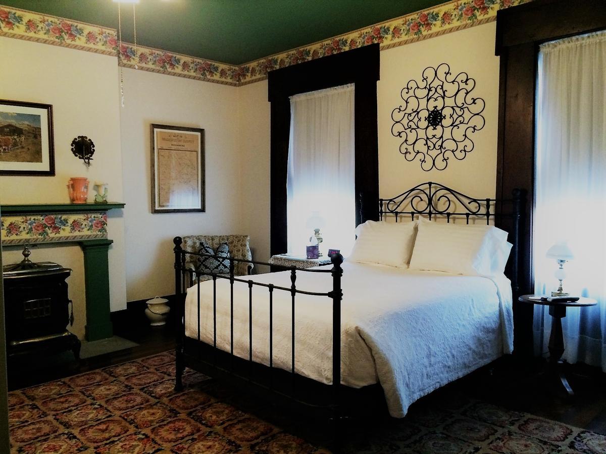 Old Caledonian Bed & Breakfast Eksteriør bilde